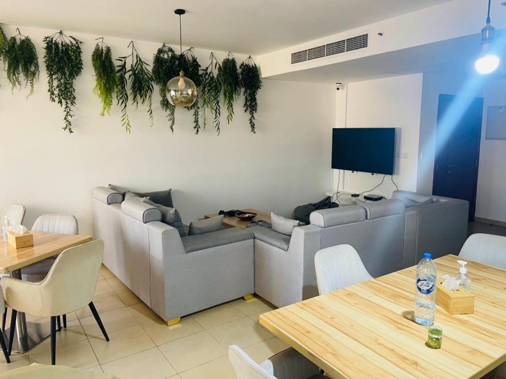 Maya Home Dubai Esterno foto